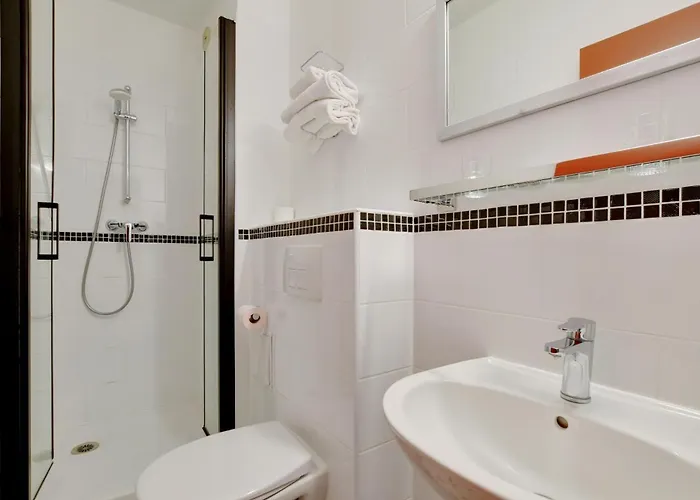 アパートホテル Dauphine - Centre Gare - Acces Autonome 24 Sur 24 - Boite A Cles & Gardien - Parking Public Dauphine 3*